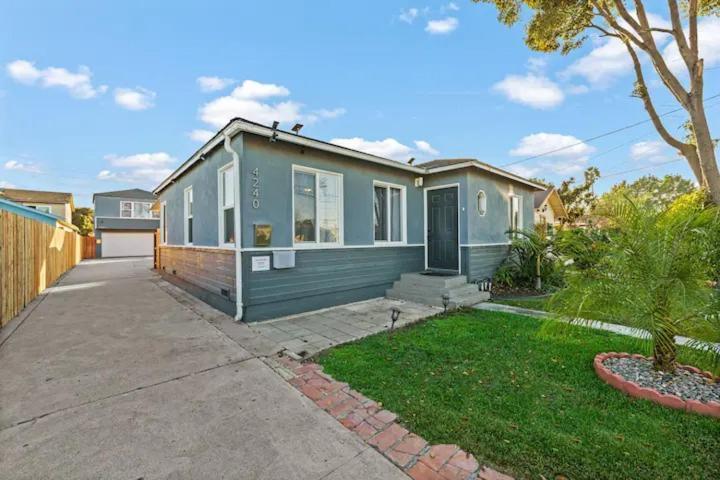 Spacious Centrally Located New 2 Bedroom Property! Inglewood Extérieur photo